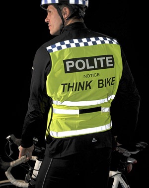 ciclisti-inglesi-polizia