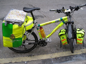 Praga: arriva l’ambulanza in bicicletta
