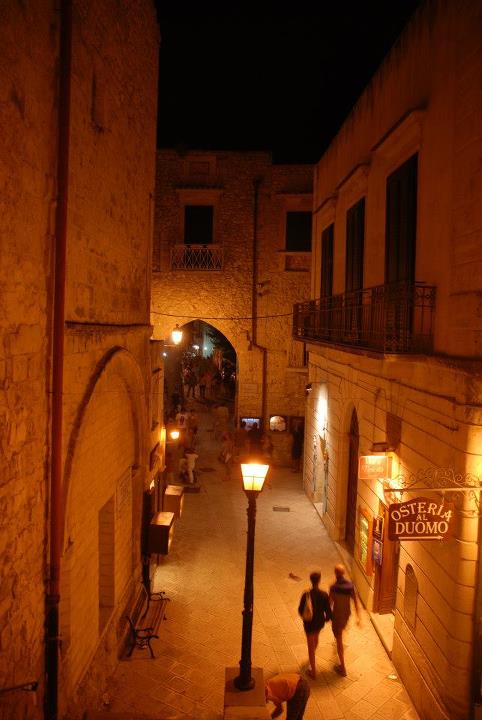vieste-notte