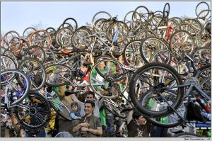 Sorpasso bici, nelle vendite superano le auto