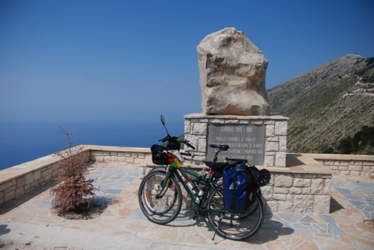 Albania in bicicletta: Valona, il passo di Llogara e Butrint