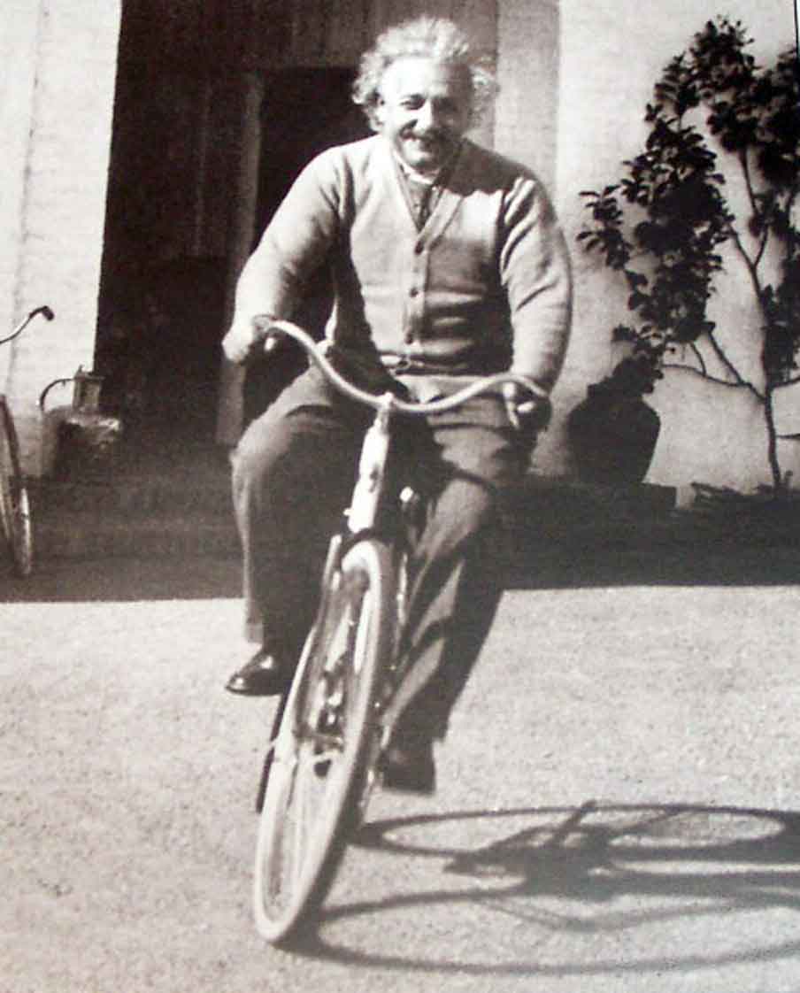 Foto di vip e personaggi famosi in bicicletta