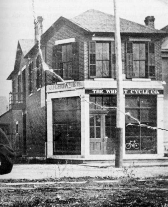 Il quarto negozio, al 22 di South Williams Street - 1896