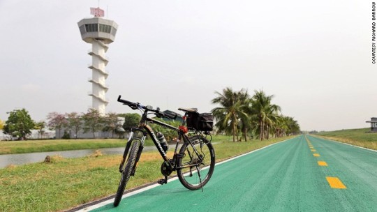 All’aeroporto senz’auto: la bicicletta come alternativa di successo