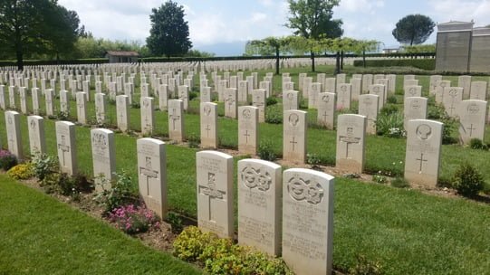 LINEA_GUSTAV_II_LAPIDI_CIMITERO_DI_GUERRA