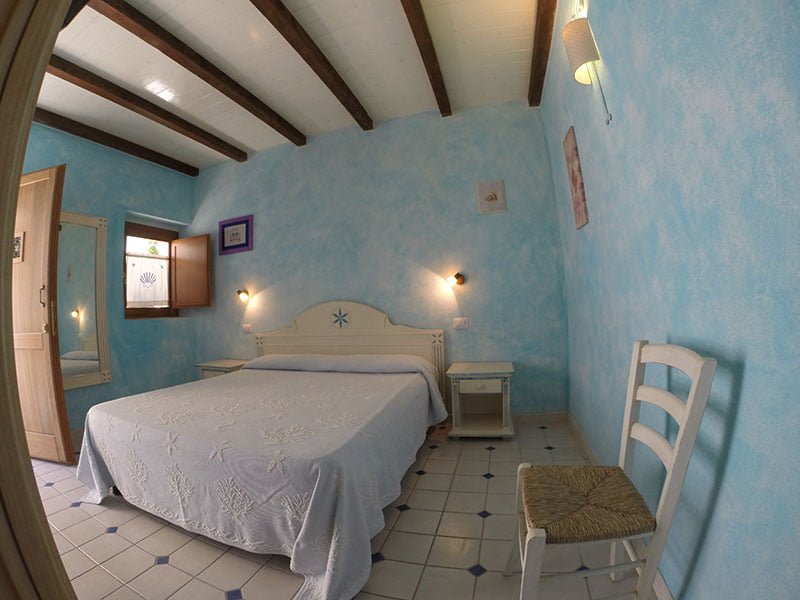 camera da letto azzurra