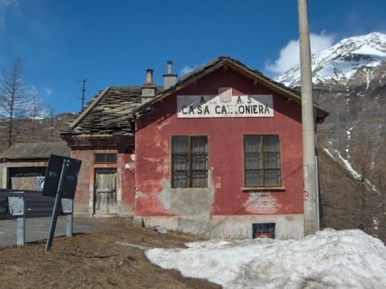 CASE_CANTONIERE-Moncenisio-TO-5054-700x525