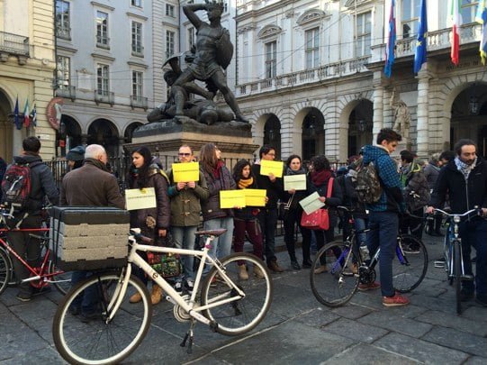 TORINO_BASTAMORTINSTRADA_CARTELLI