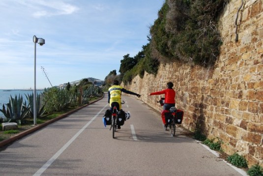 Riviera dei Fiori: pista ciclabile da San Lorenzo al Mare a Ospedaletti