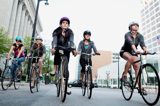donne in bici