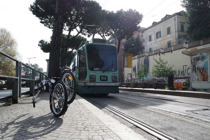 intermodalità bici + tram a Roma