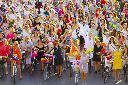 Turchia, 28 città invase da migliaia di donne in bicicletta