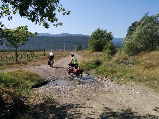 richi-e-stefan-su-sterrato