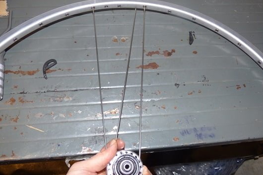 collegare i raggi interni del cerchio della bici Ruota_22