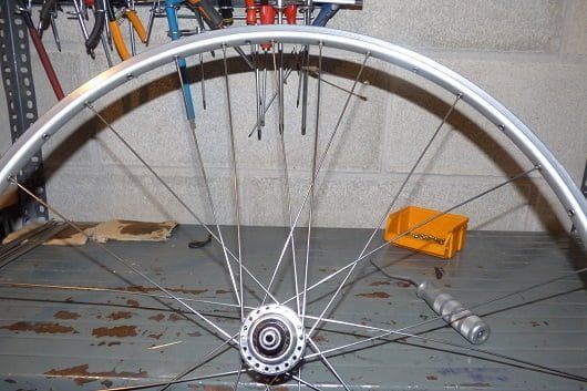 irraggiare il lato sinistra della ruota da bici Ruota_57