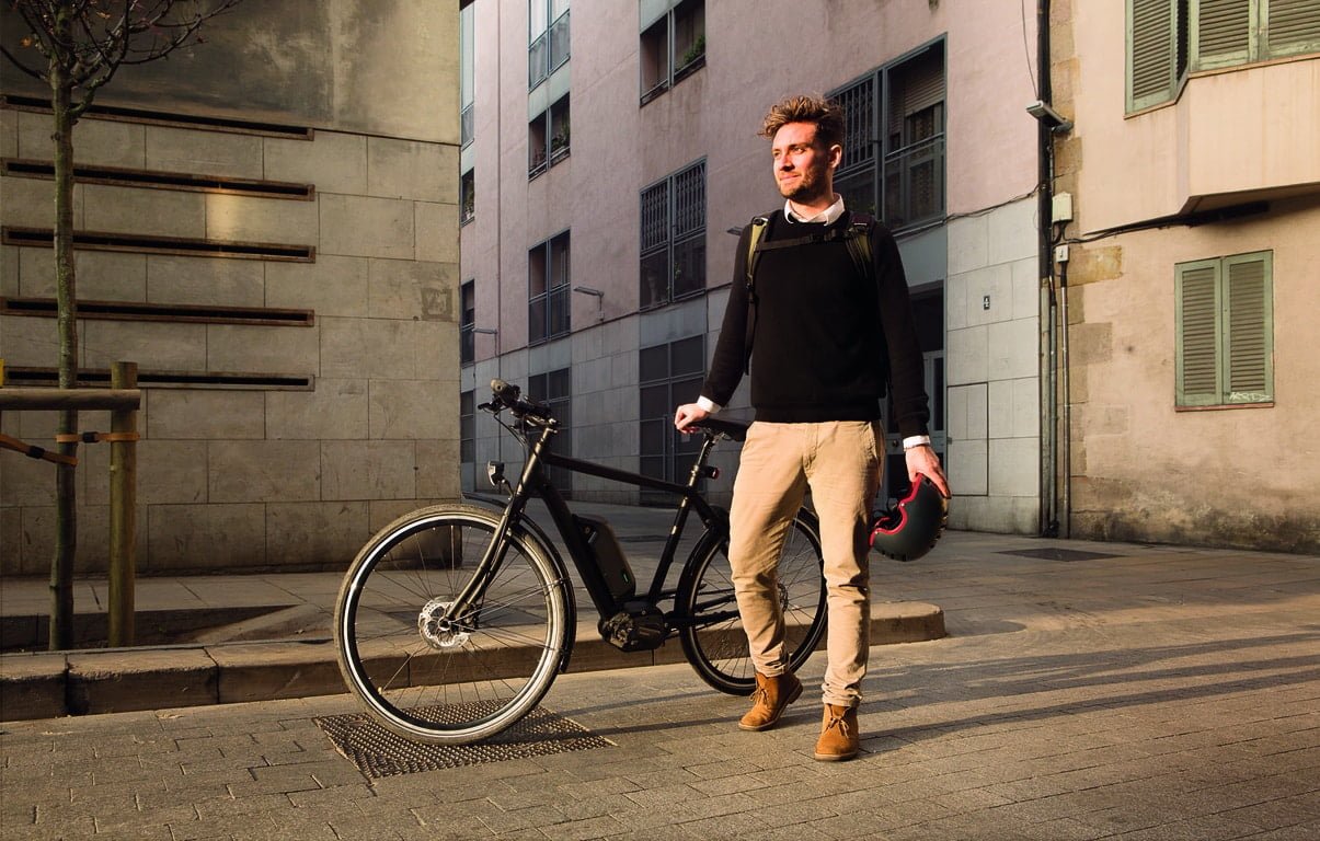ragazzo con bici