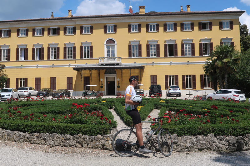 Bike friendly hotels and hostel for cyclists