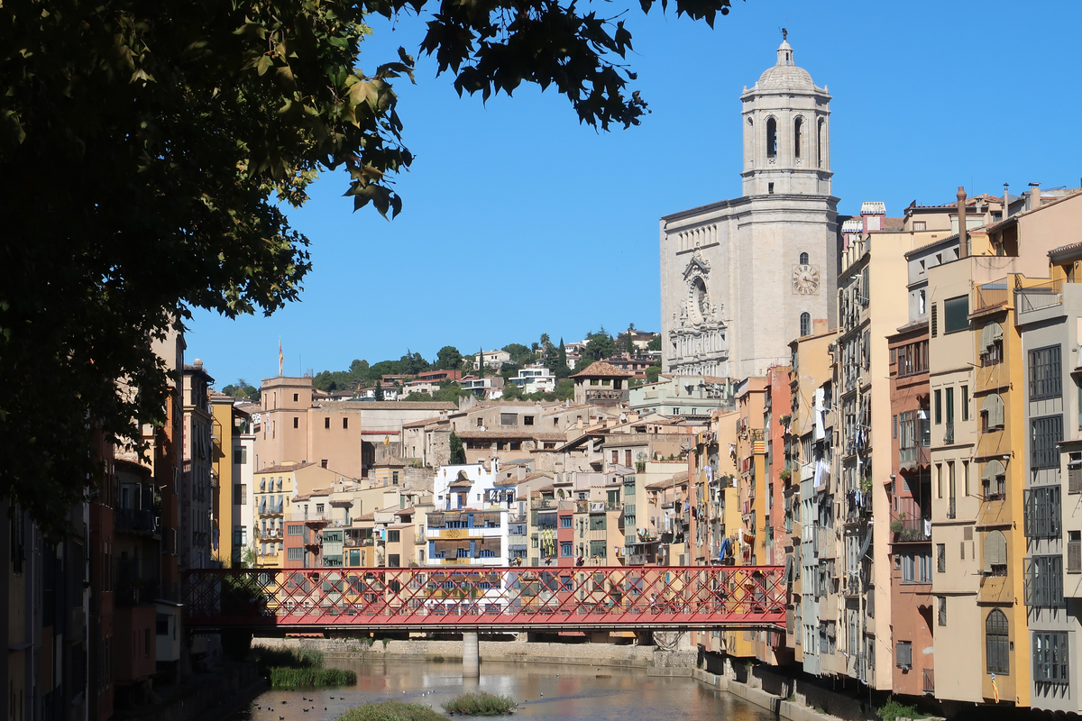 Girona, bellezza oltre la bicicletta