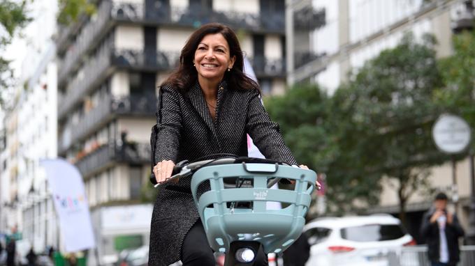 “Parigi capitale mondiale della bici”: lanciata la sfida a Copenaghen