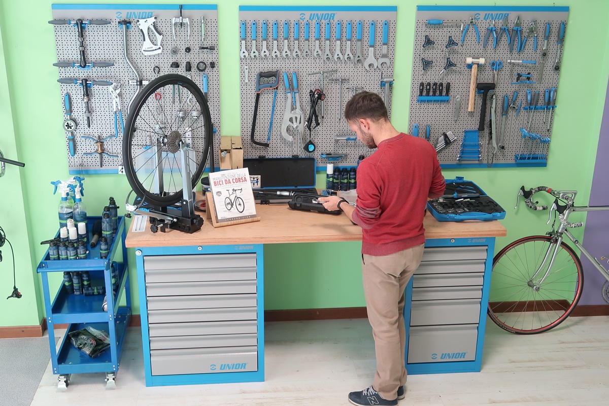 SKYSPER Kit di Attrezzi per Riparazione Bici Manutenzione ai Cuscinetti Ruota e alla Guarnitura con Estrattore a Manovella Chiave della Bici per MTB Bici 