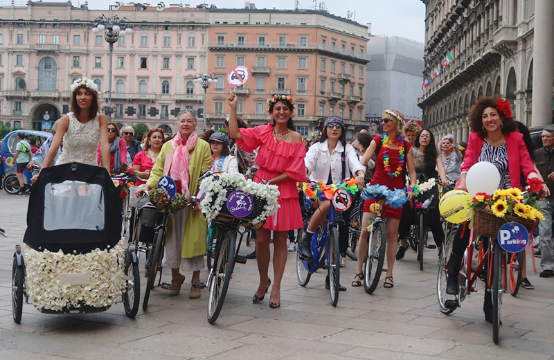 fancy women bike ride - Pinar Pinzuti