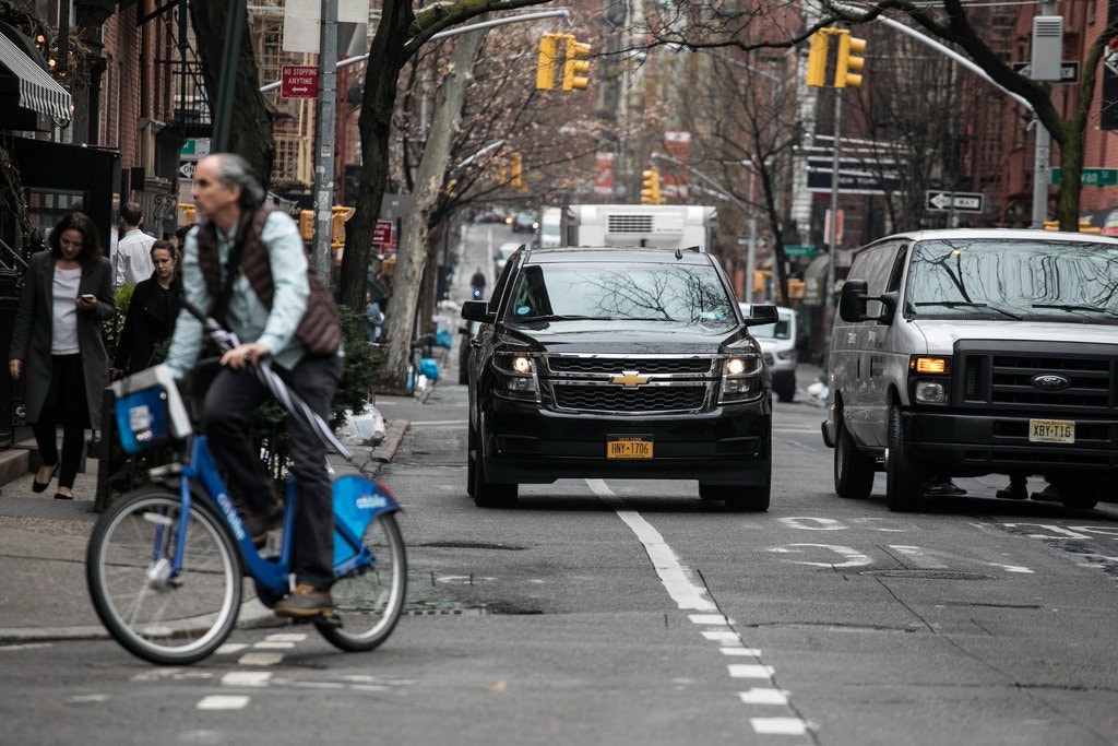 New York: soldi ai cittadini che segnalano le auto in sosta sulle ciclabili