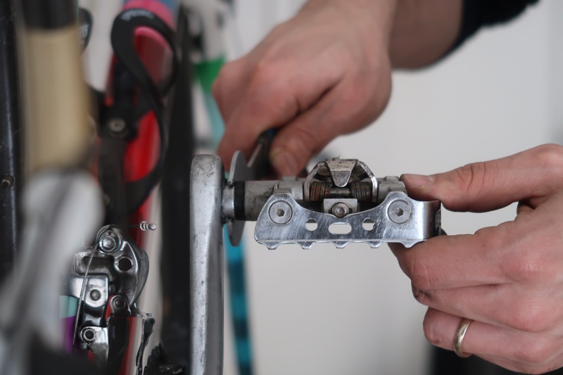 Strumento di rimozione del Pedale della Bicicletta con Impugnatura Lunga e ad Alta Resistenza con scanalature da 15 mm per la Maggior Parte delle Biciclette VGEBY Chiave a Pedale per Bici