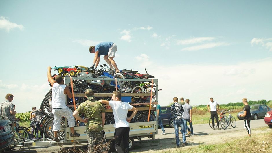 Ucraina: dal cavallo alla bici per i Valacchi dei Carpazi [video]