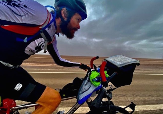 “Non voglio cambiare pianeta”, il viaggio in bici di Jovanotti a puntate su RaiPlay