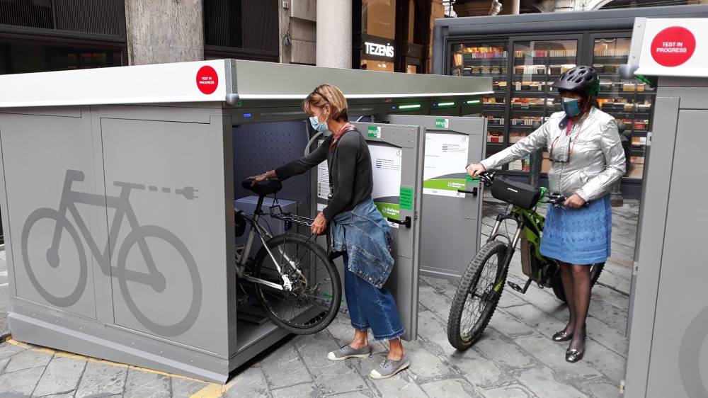 Genova, bike box per parcheggiare (e caricare) la bici in sicurezza