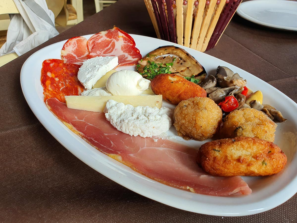 Mangiare in Calabria sulla Ciclovia: l’appetito vien pedalando