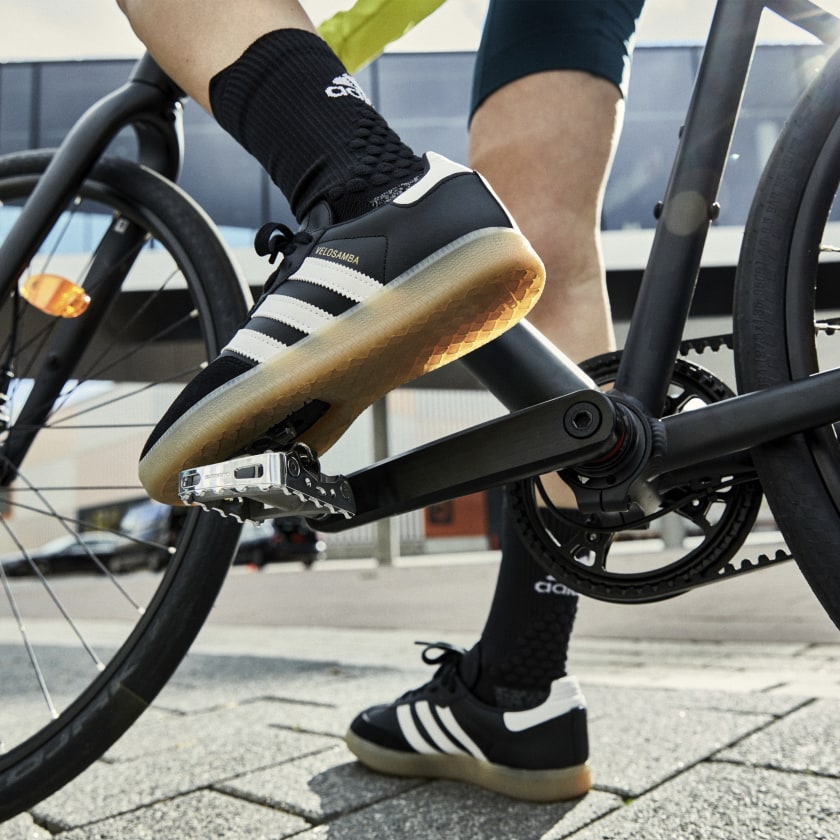 Adidas lancia Velosamba: scarpe per bici compatibili con tacchette Spd