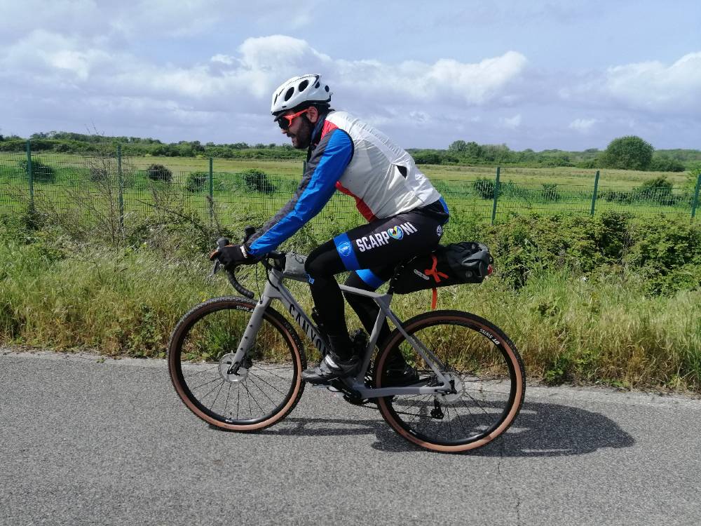Canyon Grizl pedalata in assetto viaggio