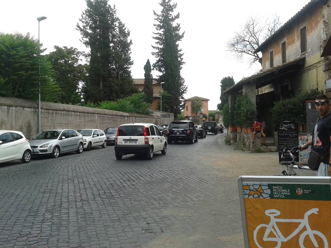 Traffico Appia antica Roma