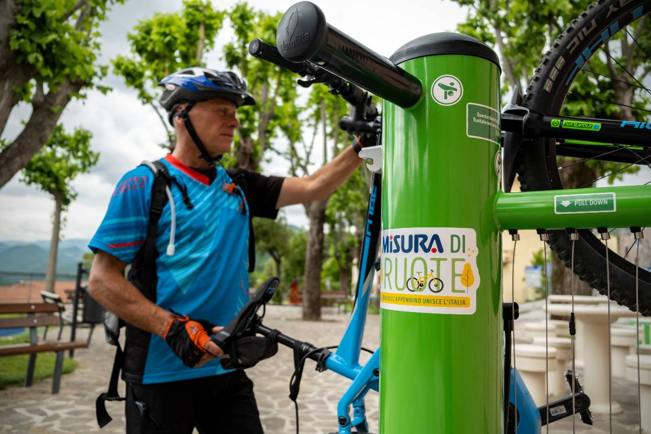 Riparazione e ricarica Misura ebike manutenzione bici