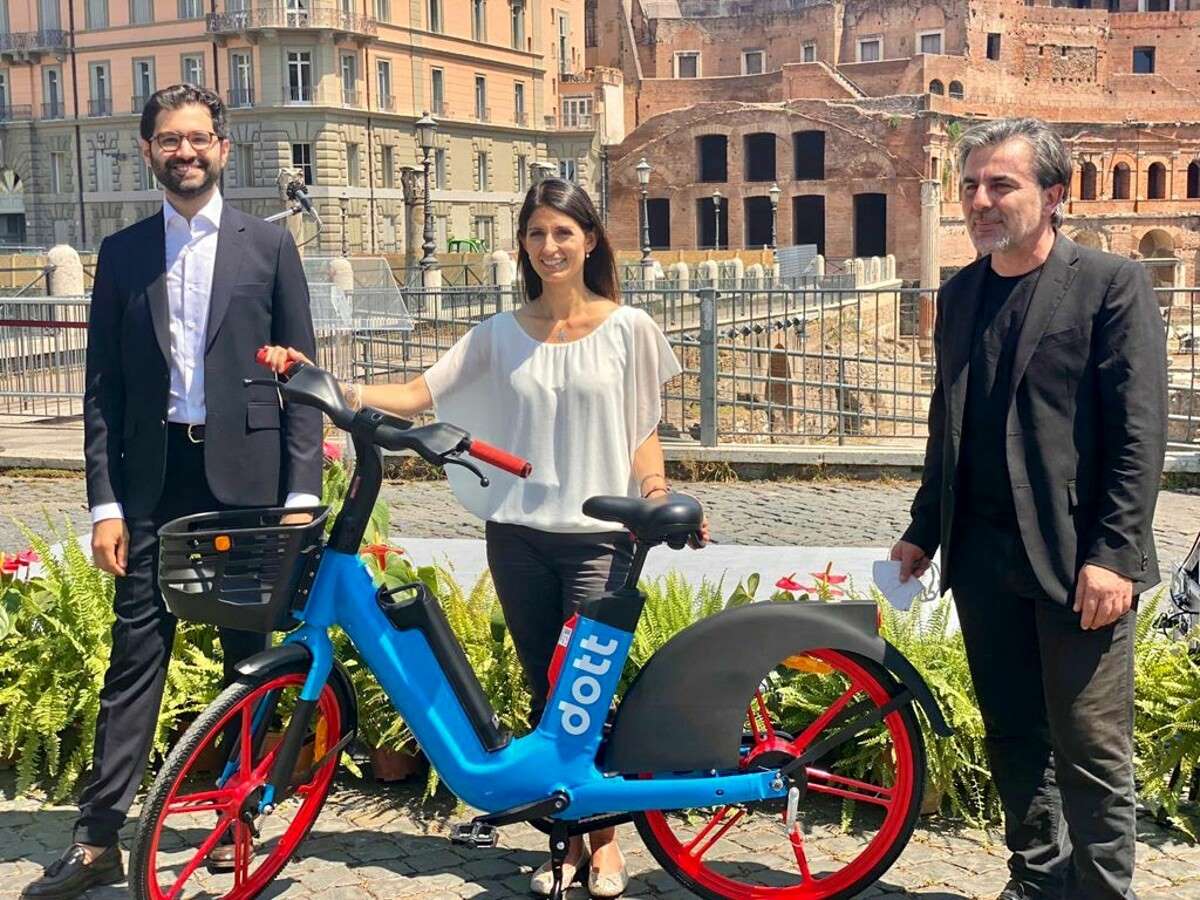 bici bike sharing dott Roma presentazione con raggi 
