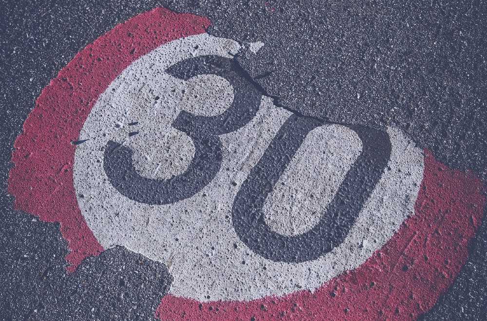 limite di velocità di 30 km/h in città zero morti in strada