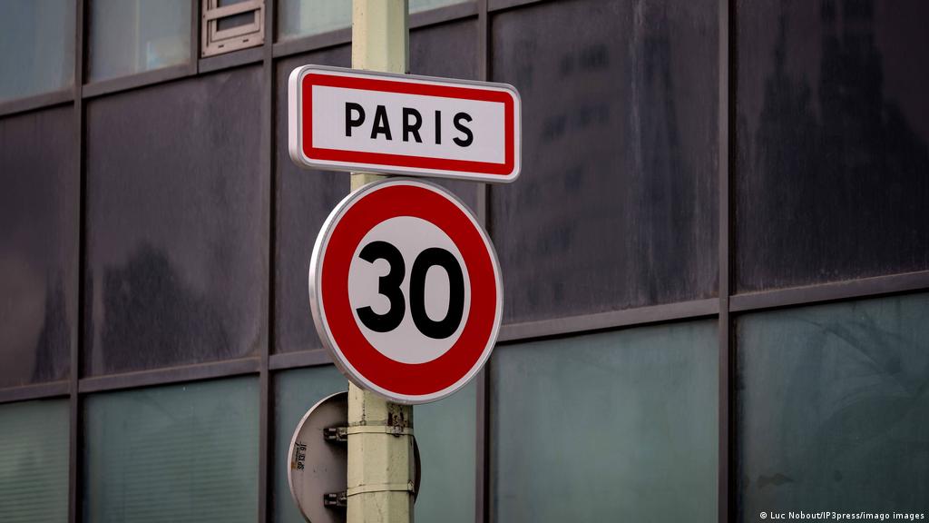 Parigi: il limite di 30 km/h piace alla maggioranza dei residenti