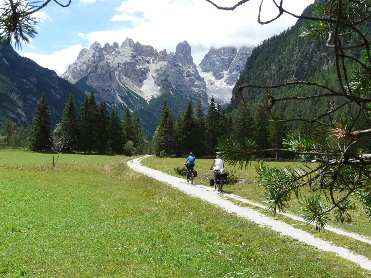 Passi dolomitici in bici Dolomiti cicloturismo