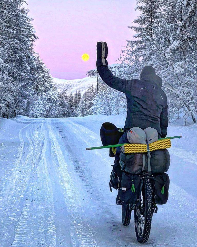 Dino Lanzaretti in bici Siberia
