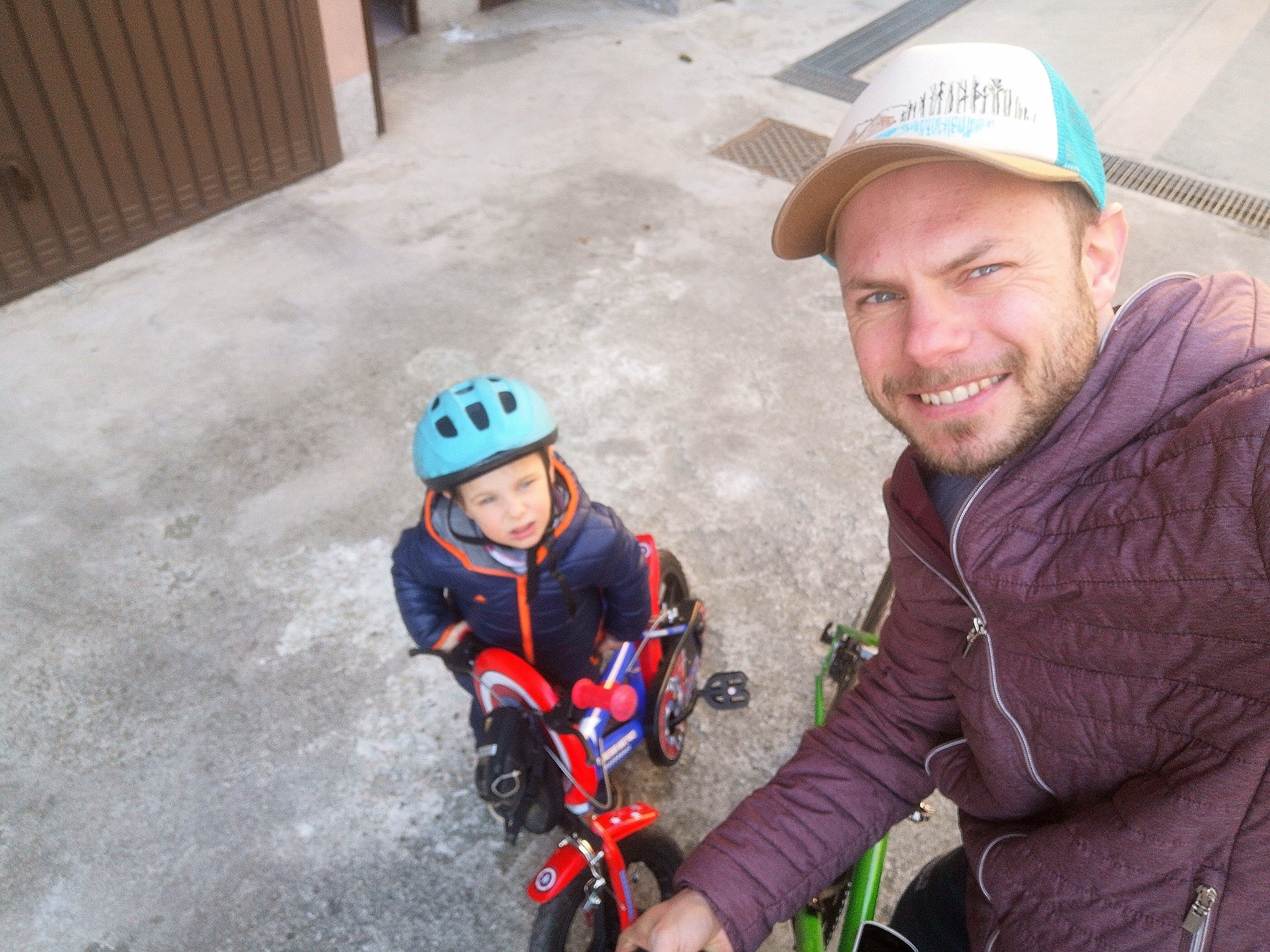 Accompagnare un bambino in bici