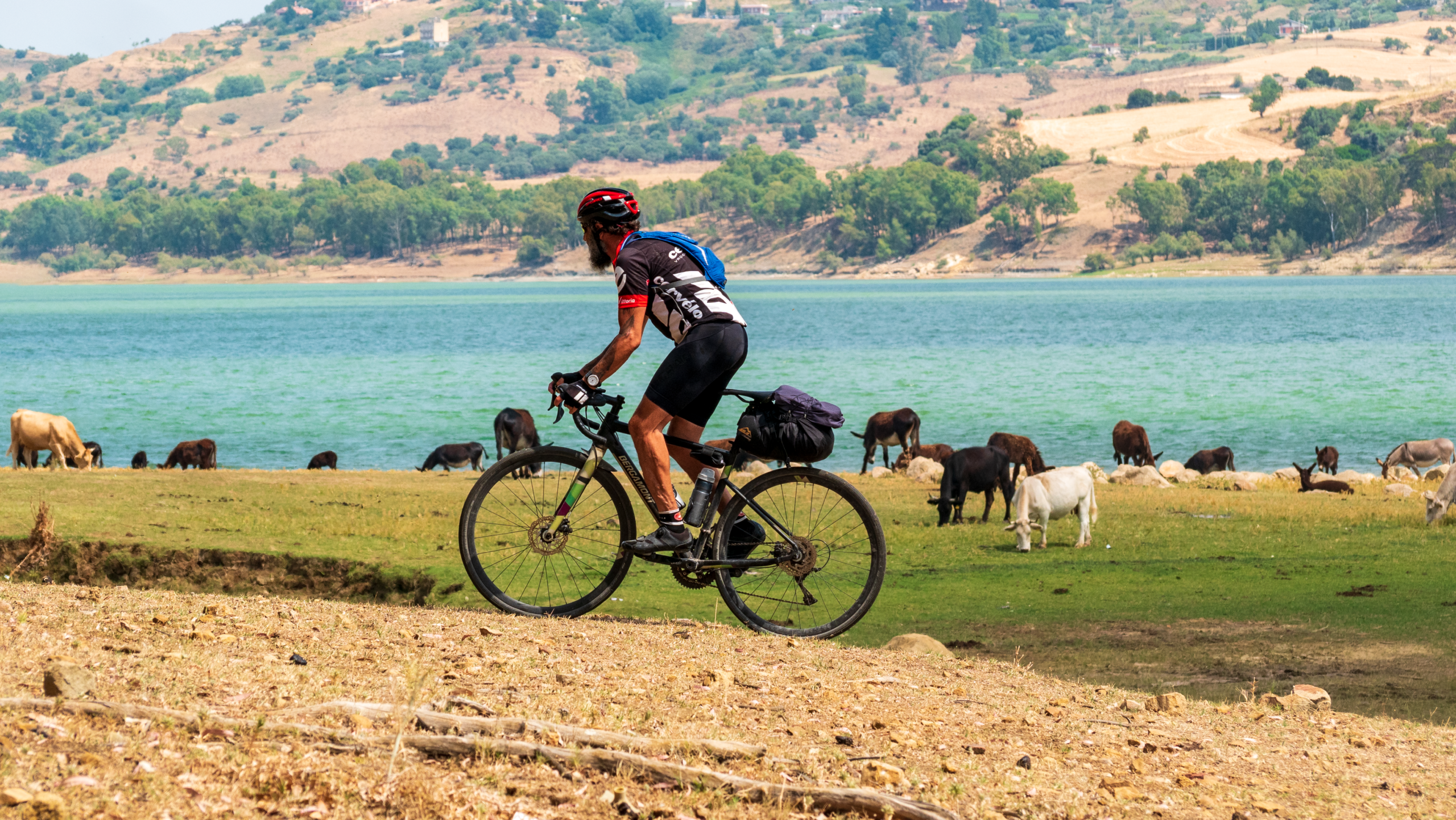 lago siciliano in bici