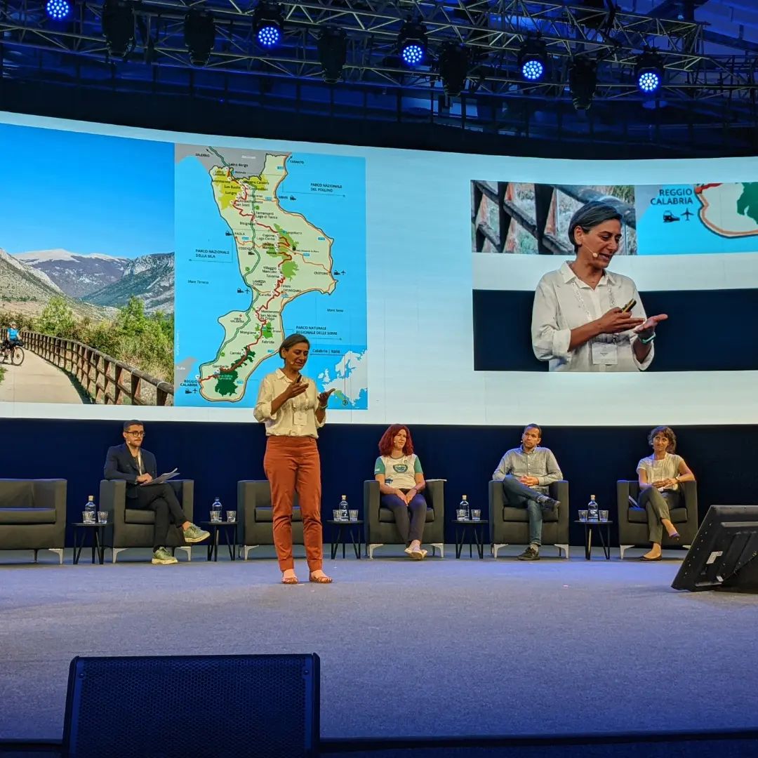 Pinar Pinzuti presenta la Ciclovia dei Parchi della Calabria a Velo-city di Lubiana