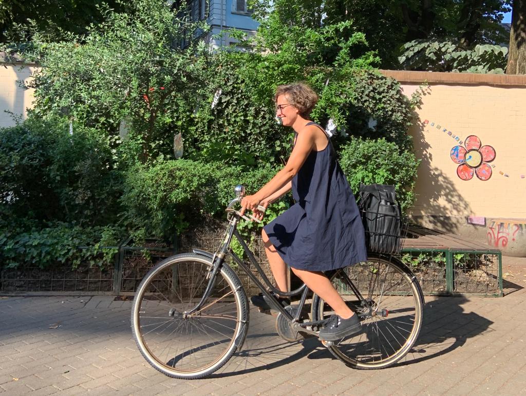 Pedalare col caldo consigli pratici per usare la bici in città anche d'estate