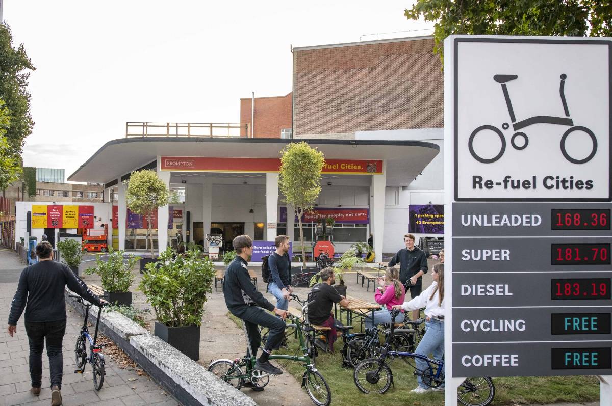 Brompton trasforma una stazione di servizio in un’oasi per ciclisti