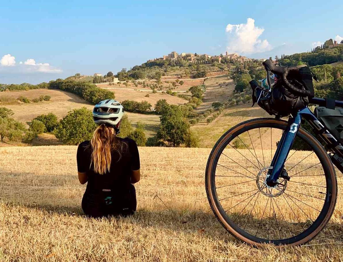Ilaria Fiorillo pedalando verso Sud da Milano alla Puglia
