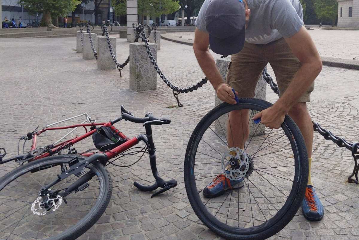 Come evitare le forature in bici