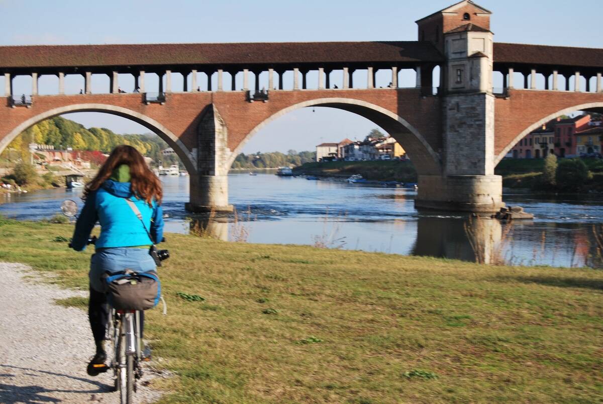 Itinerario in bici da Milano alla Certosa di Pavia lungo il Naviglio