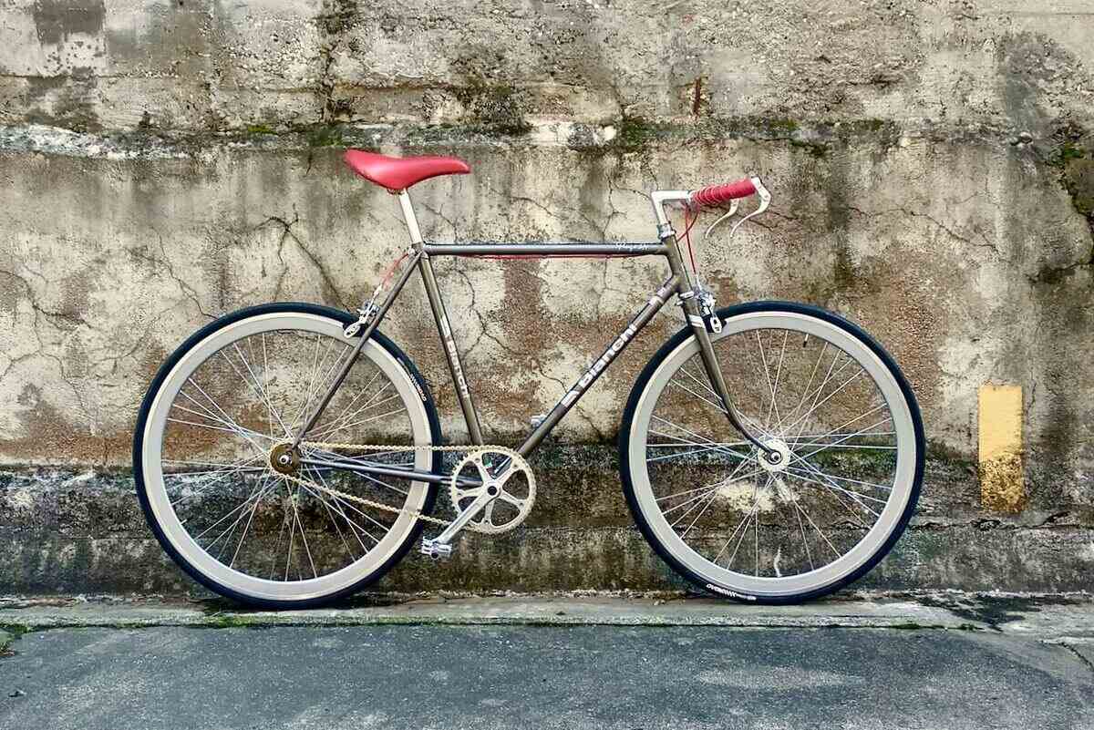 Cenerentola, la bici Bianchi vintage restaurata come moderna single speed