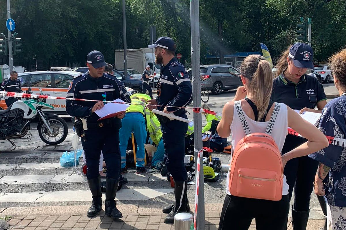 Milano ciclista investita e uccisa in piazza Durante